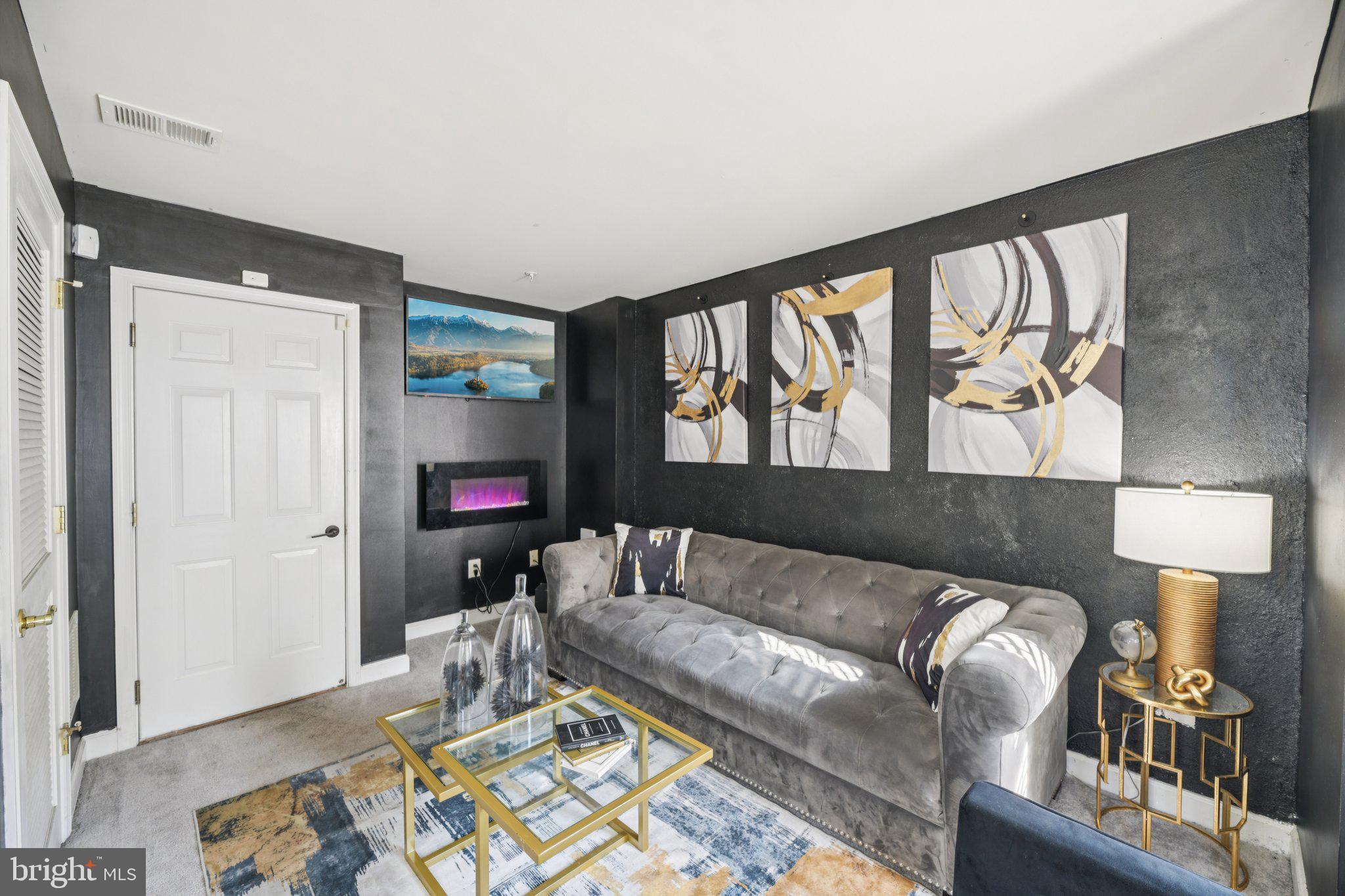 4334 TALMADGE CIRCLE