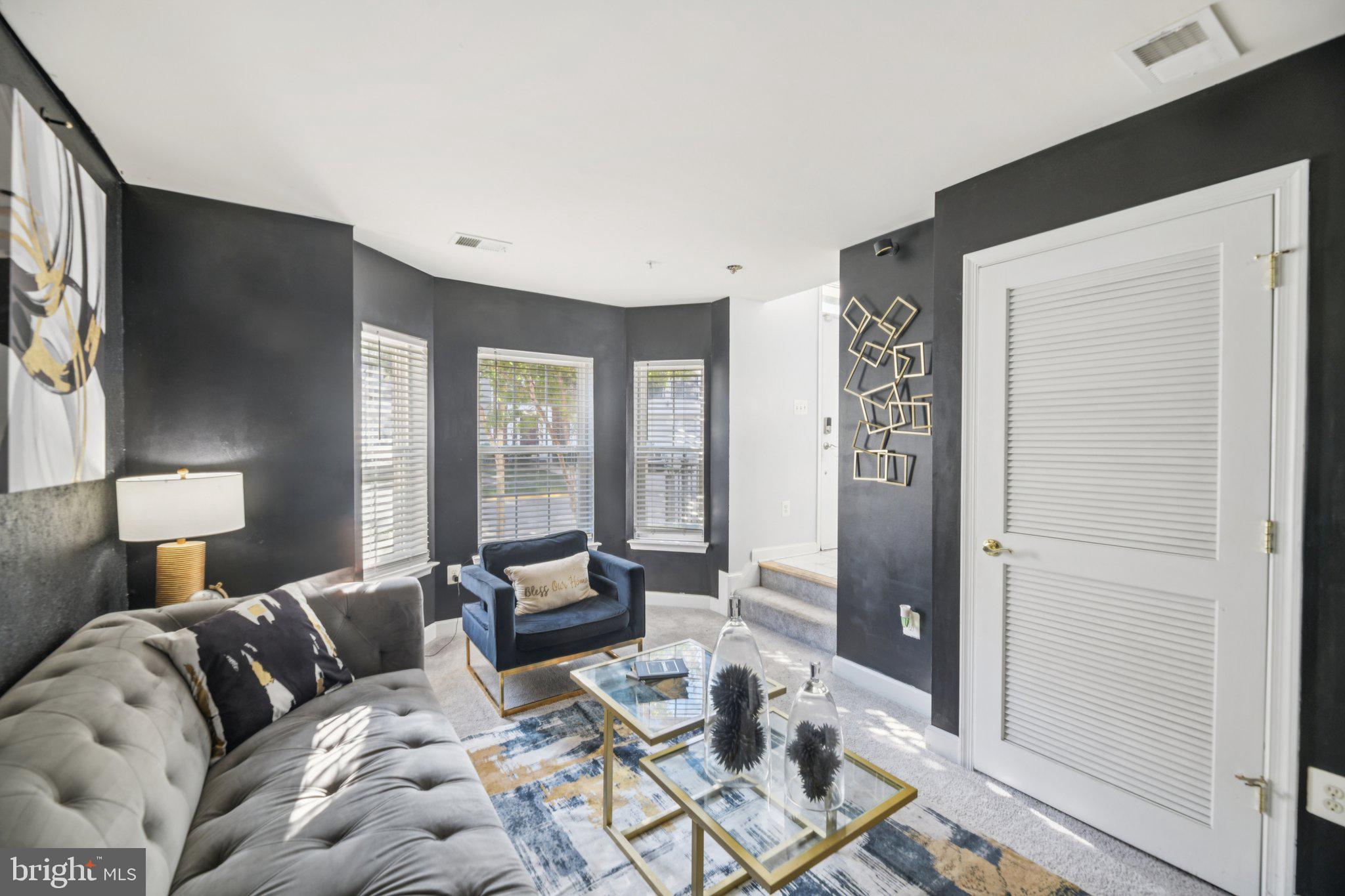 4334 TALMADGE CIRCLE
