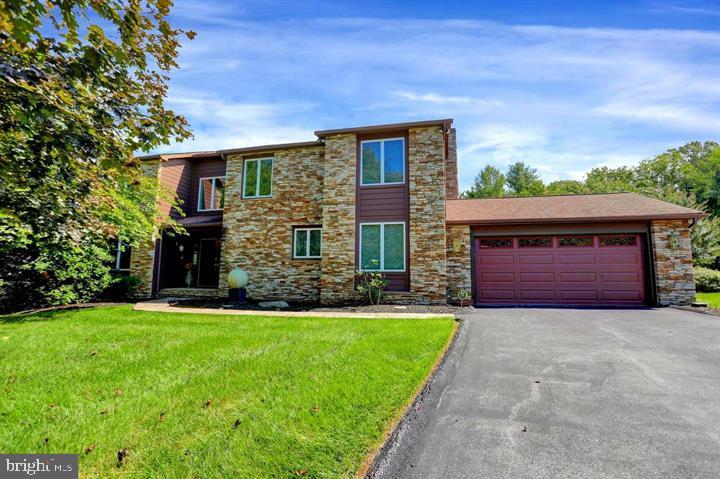 9 RED MAPLE COURT