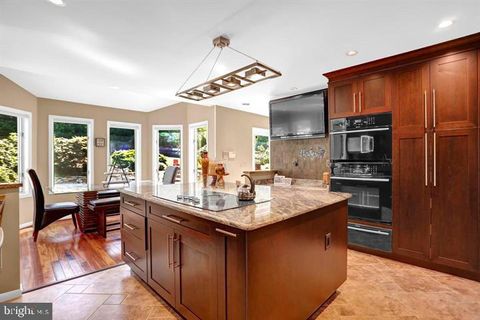 9 RED MAPLE COURT OWINGS MILLS MD 21117