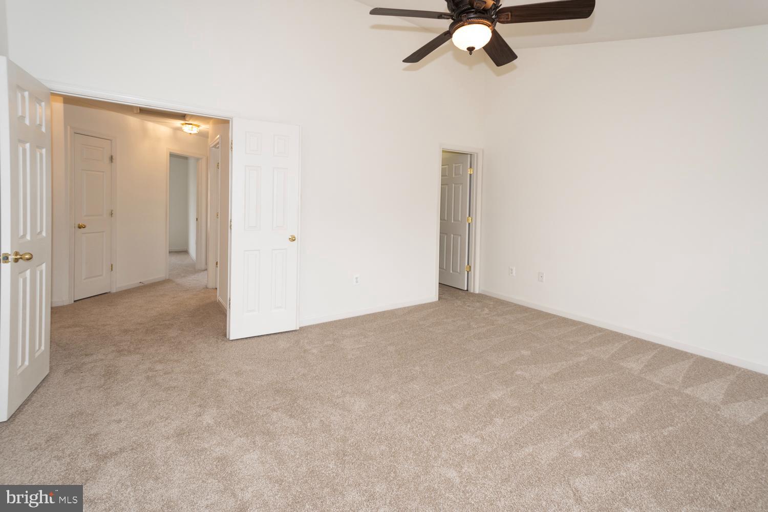 NORTH CROSSING - Residential Lease