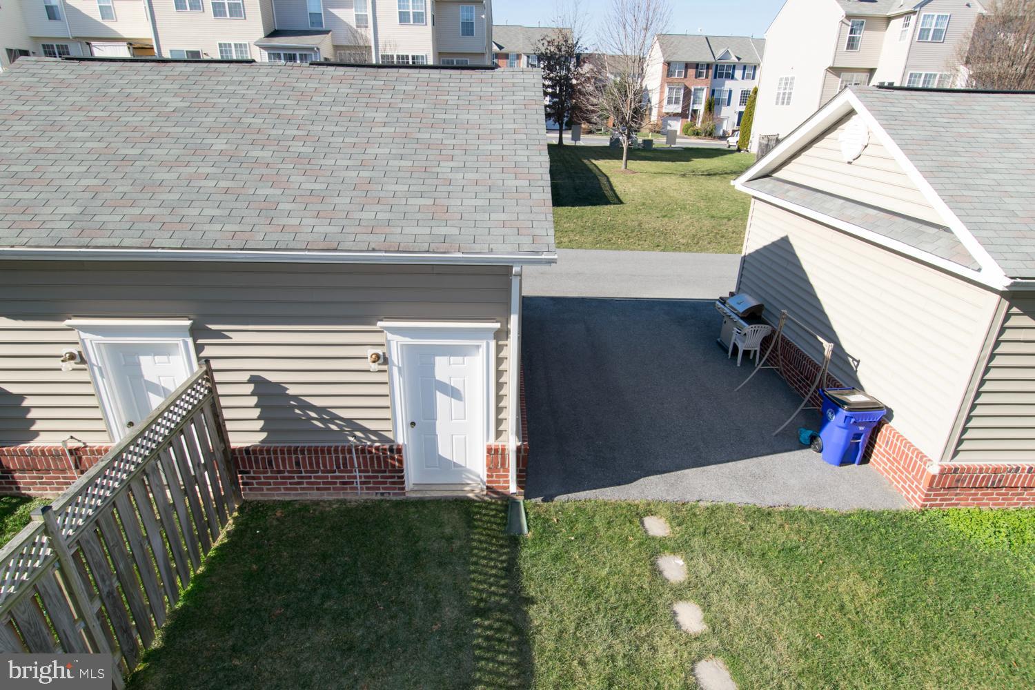 NORTH CROSSING - Residential Lease