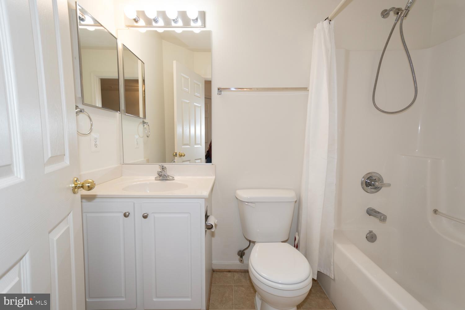 NORTH CROSSING - Residential Lease