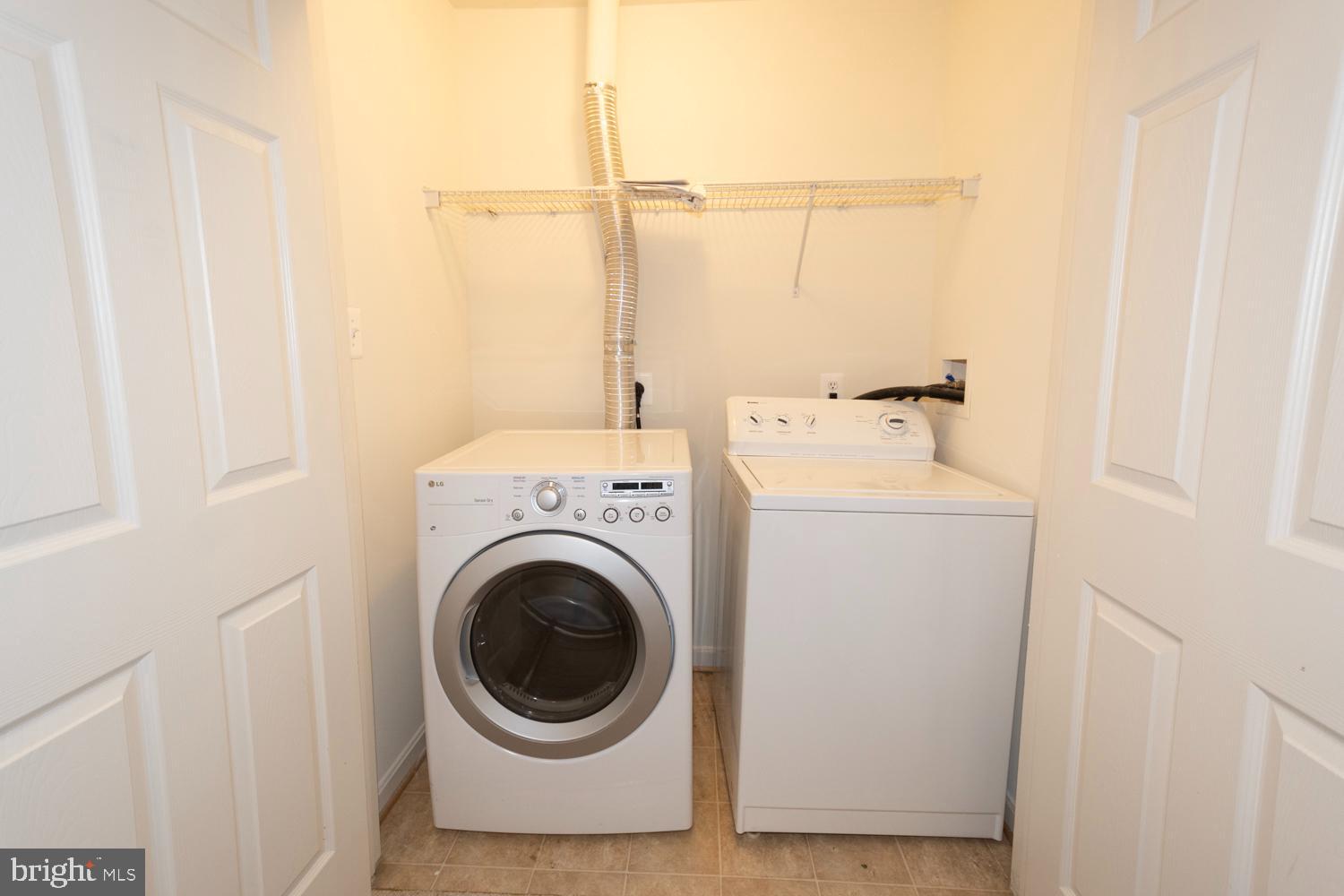 NORTH CROSSING - Residential Lease