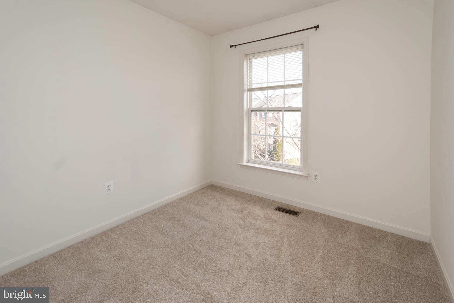 NORTH CROSSING - Residential Lease