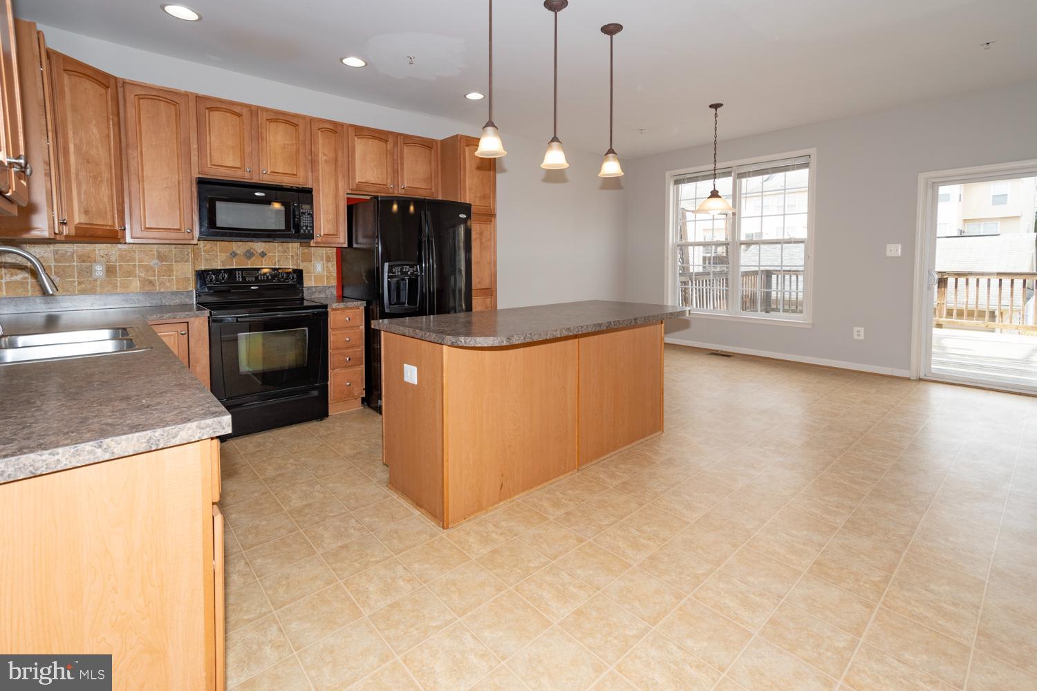 NORTH CROSSING - Residential Lease