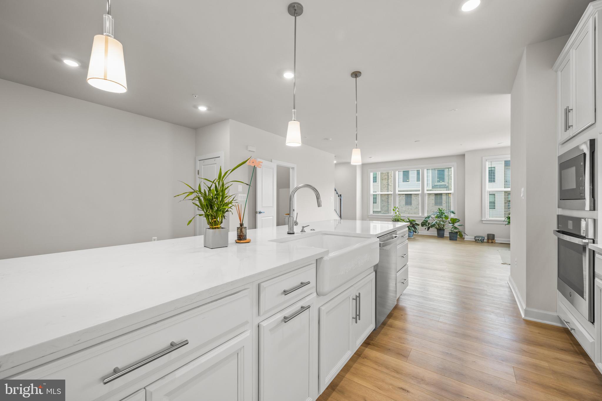 HUNT VALLEY - Residential Lease