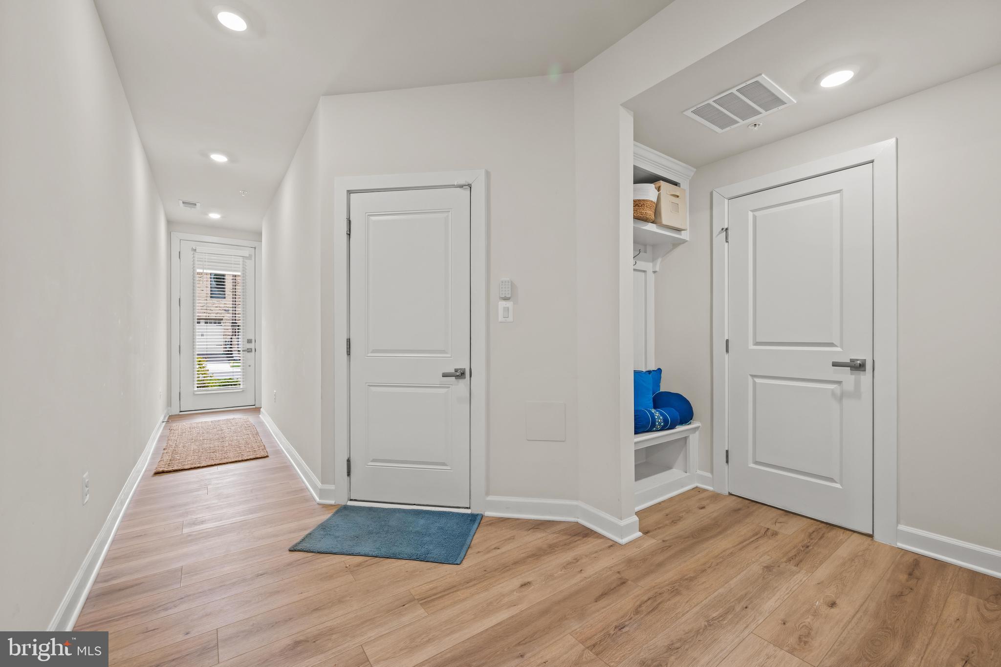 HUNT VALLEY - Residential Lease