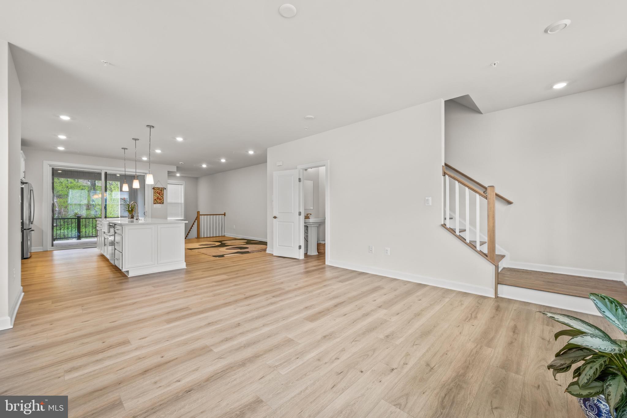 HUNT VALLEY - Residential Lease