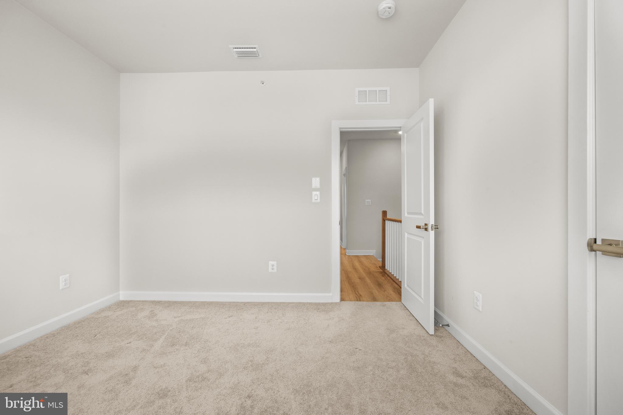 HUNT VALLEY - Residential Lease