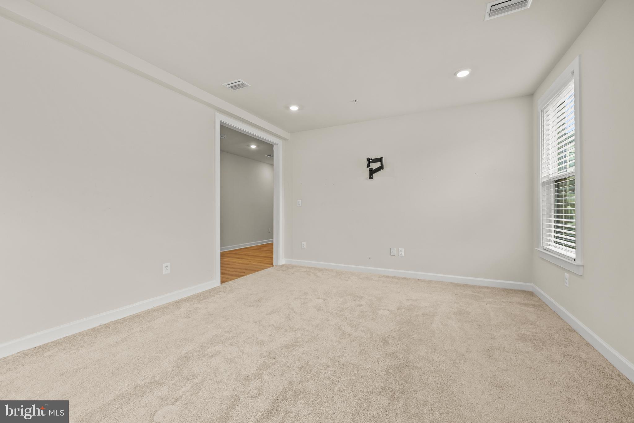 HUNT VALLEY - Residential Lease