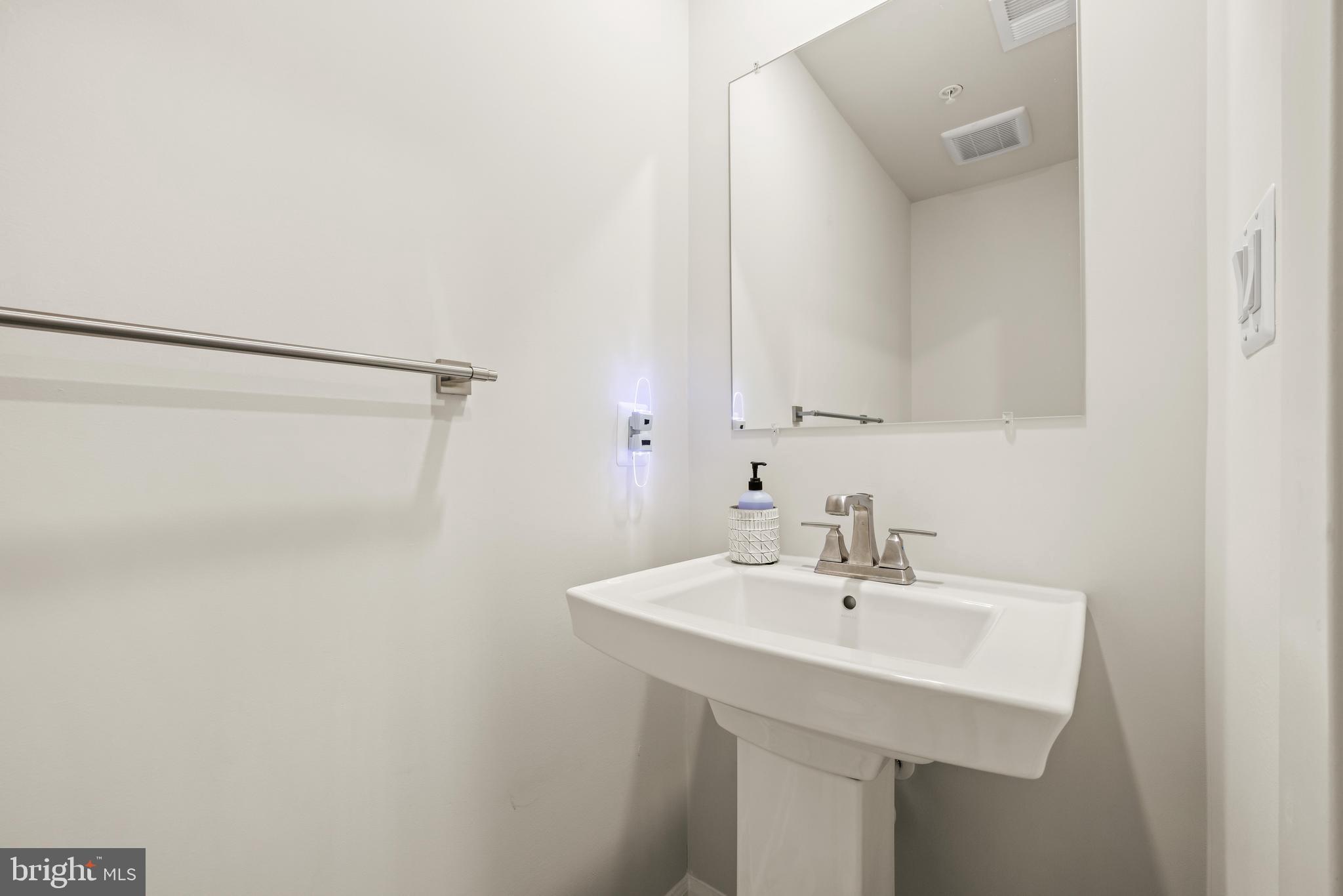 HUNT VALLEY - Residential Lease