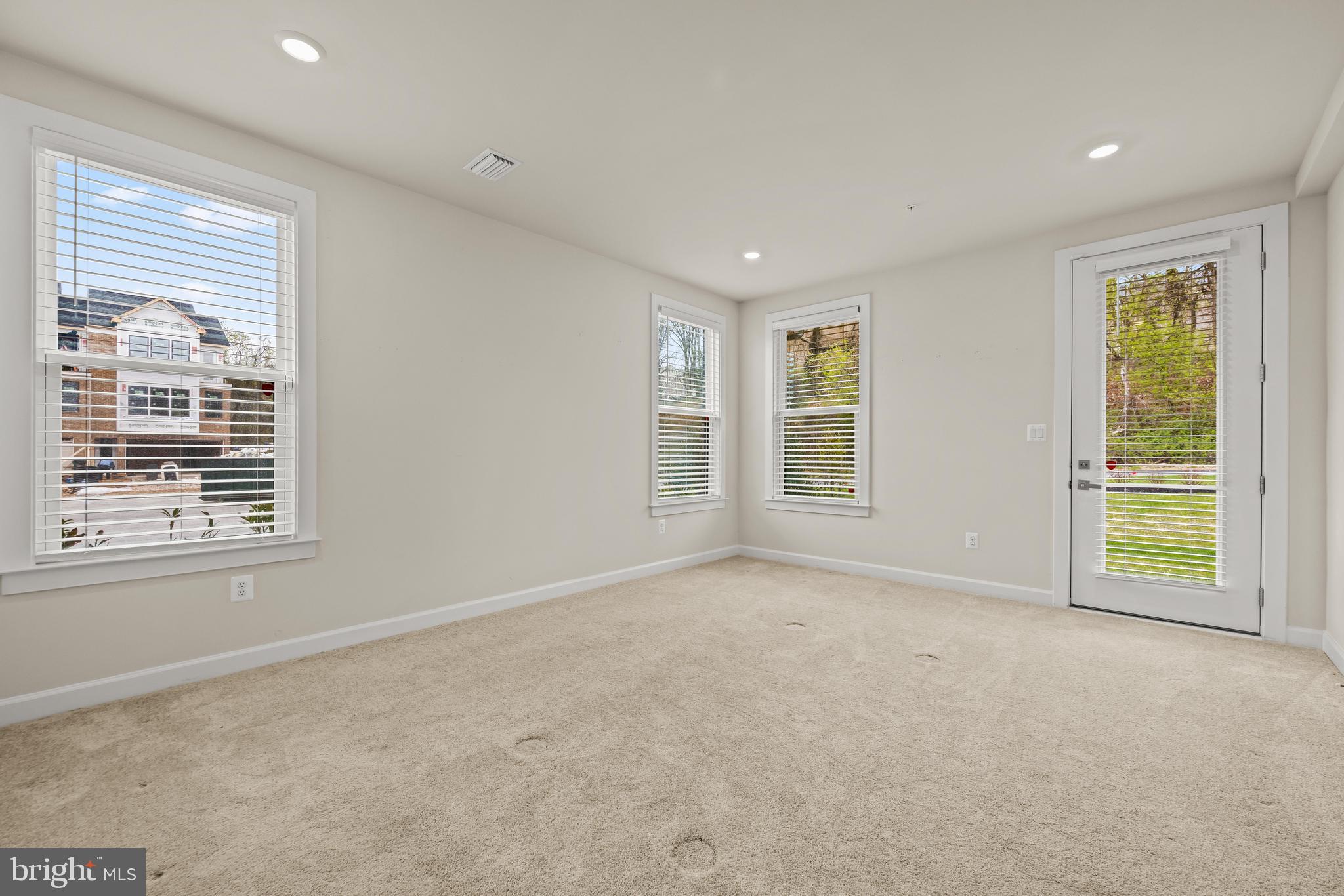 HUNT VALLEY - Residential Lease