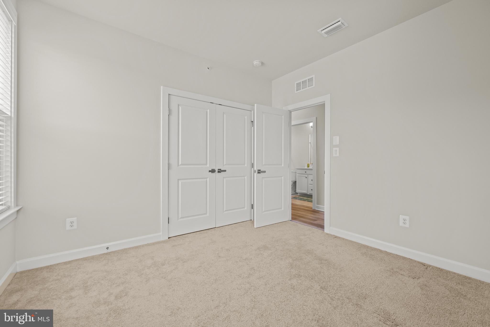 HUNT VALLEY - Residential Lease