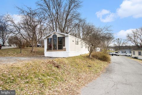 Apartment For Sale - 48 Redwood Lane Ln<br/> CARLISLE, PA 17015