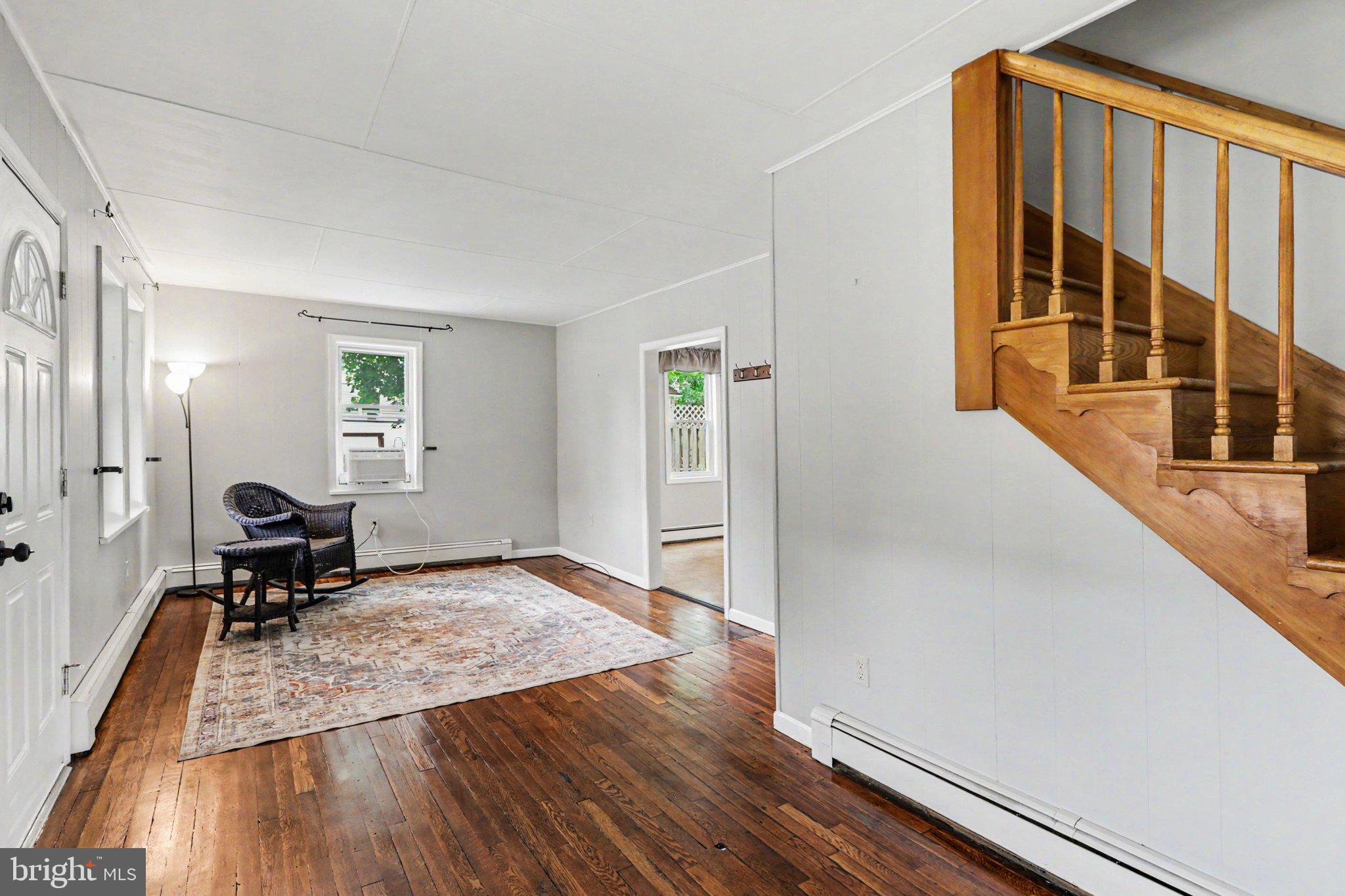400 W DAUPHIN