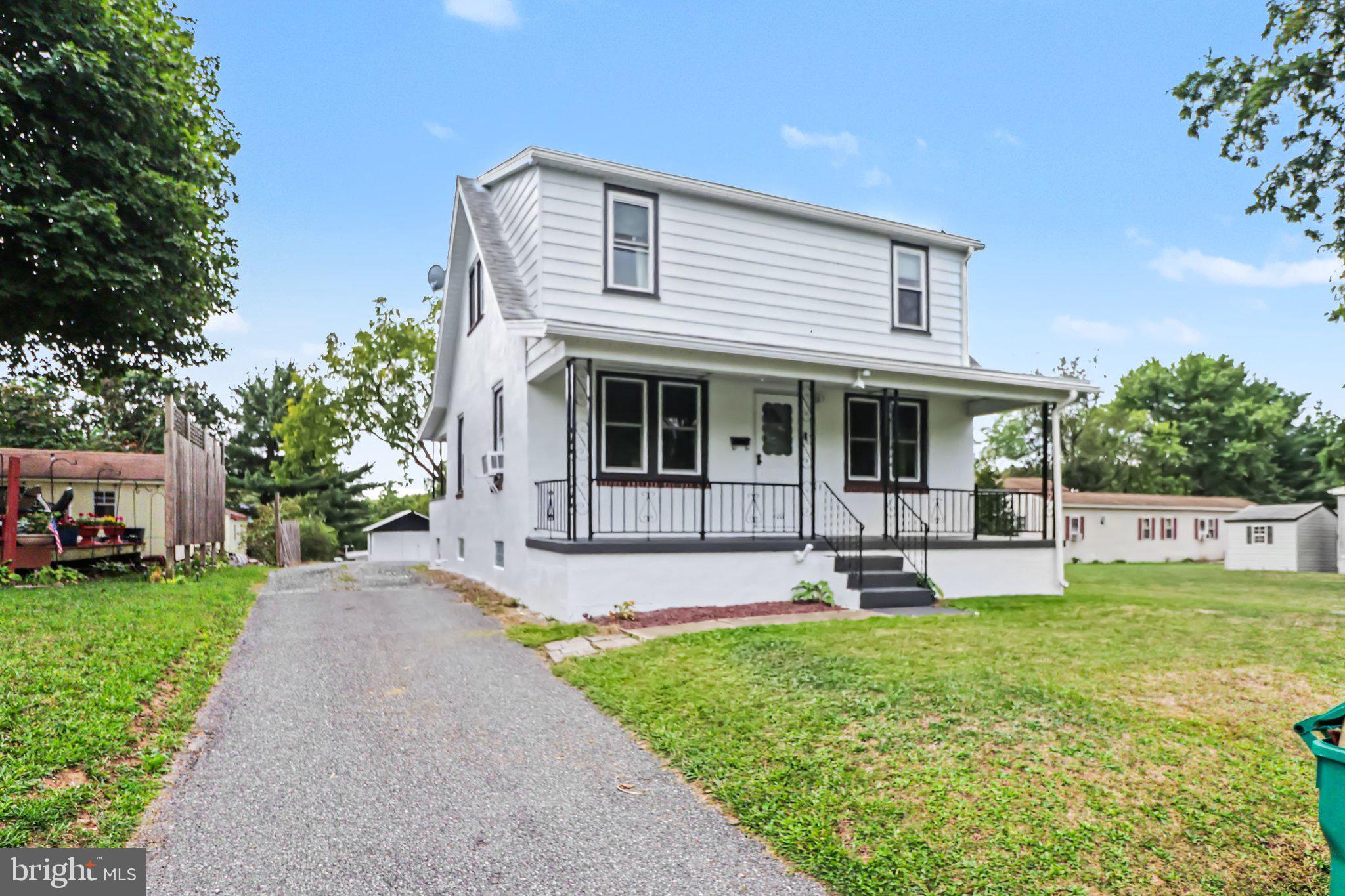 400 W DAUPHIN