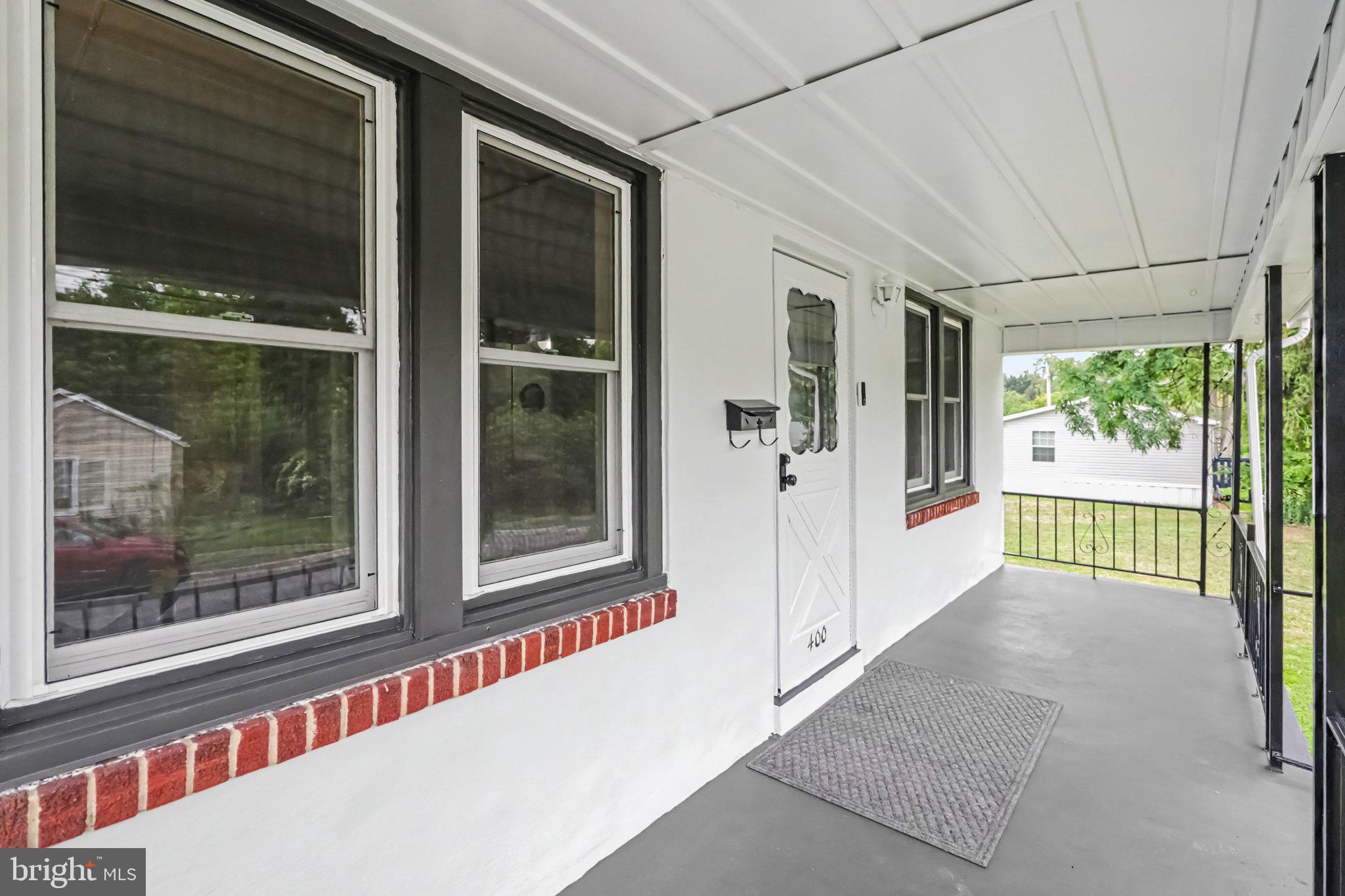 400 W DAUPHIN