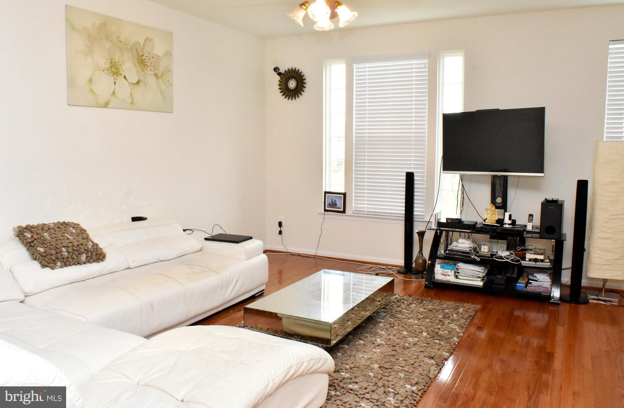 HOWARD SQUARE - Residential Lease