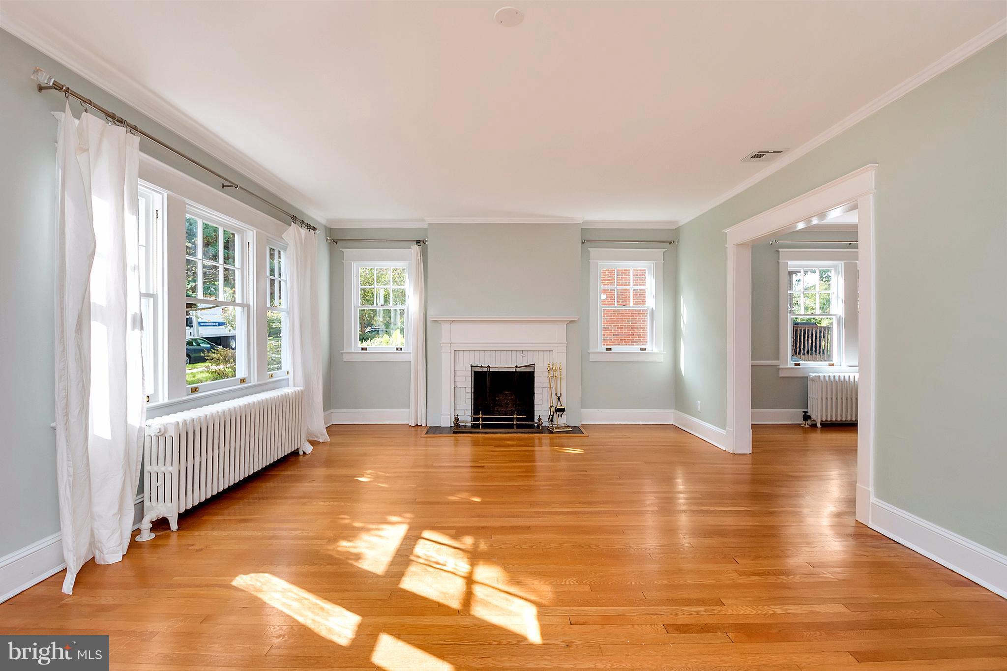 BEVERLY HILLS - Residential Lease