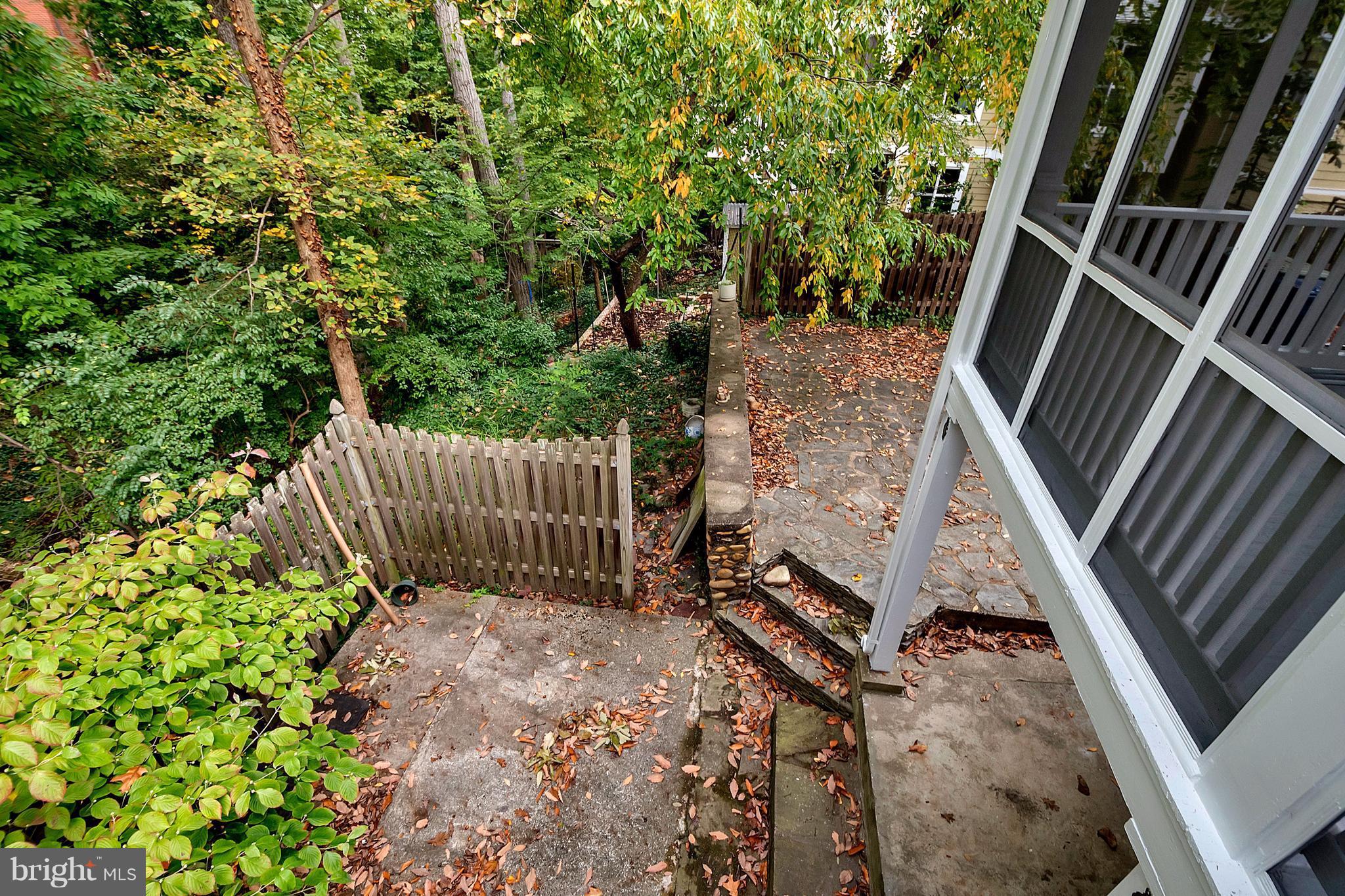 BEVERLY HILLS - Residential Lease