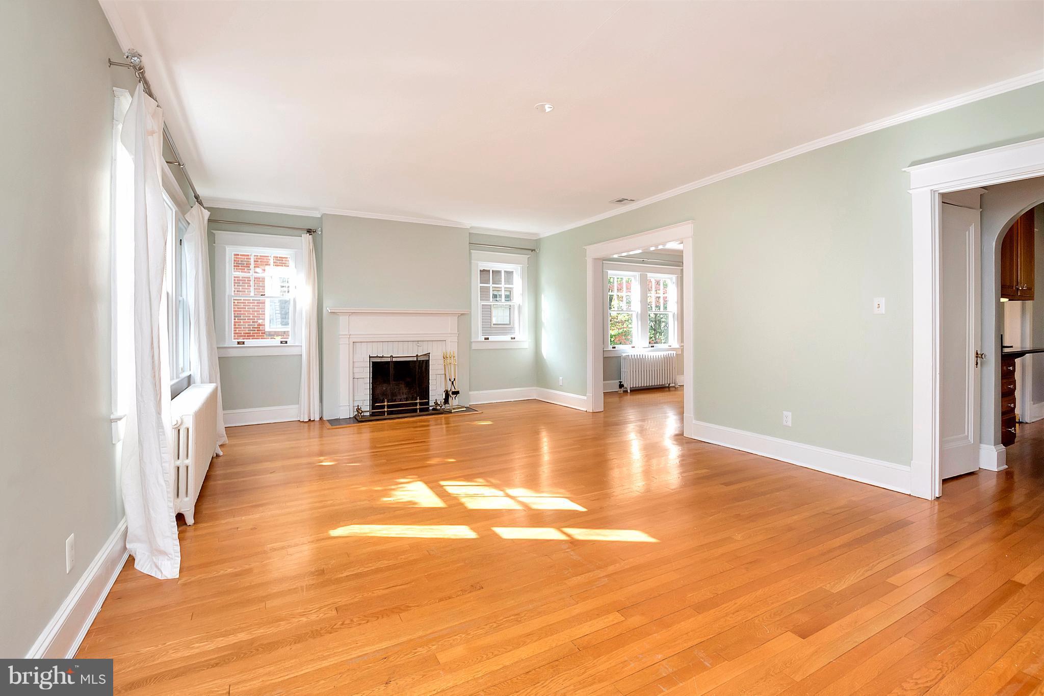 BEVERLY HILLS - Residential Lease