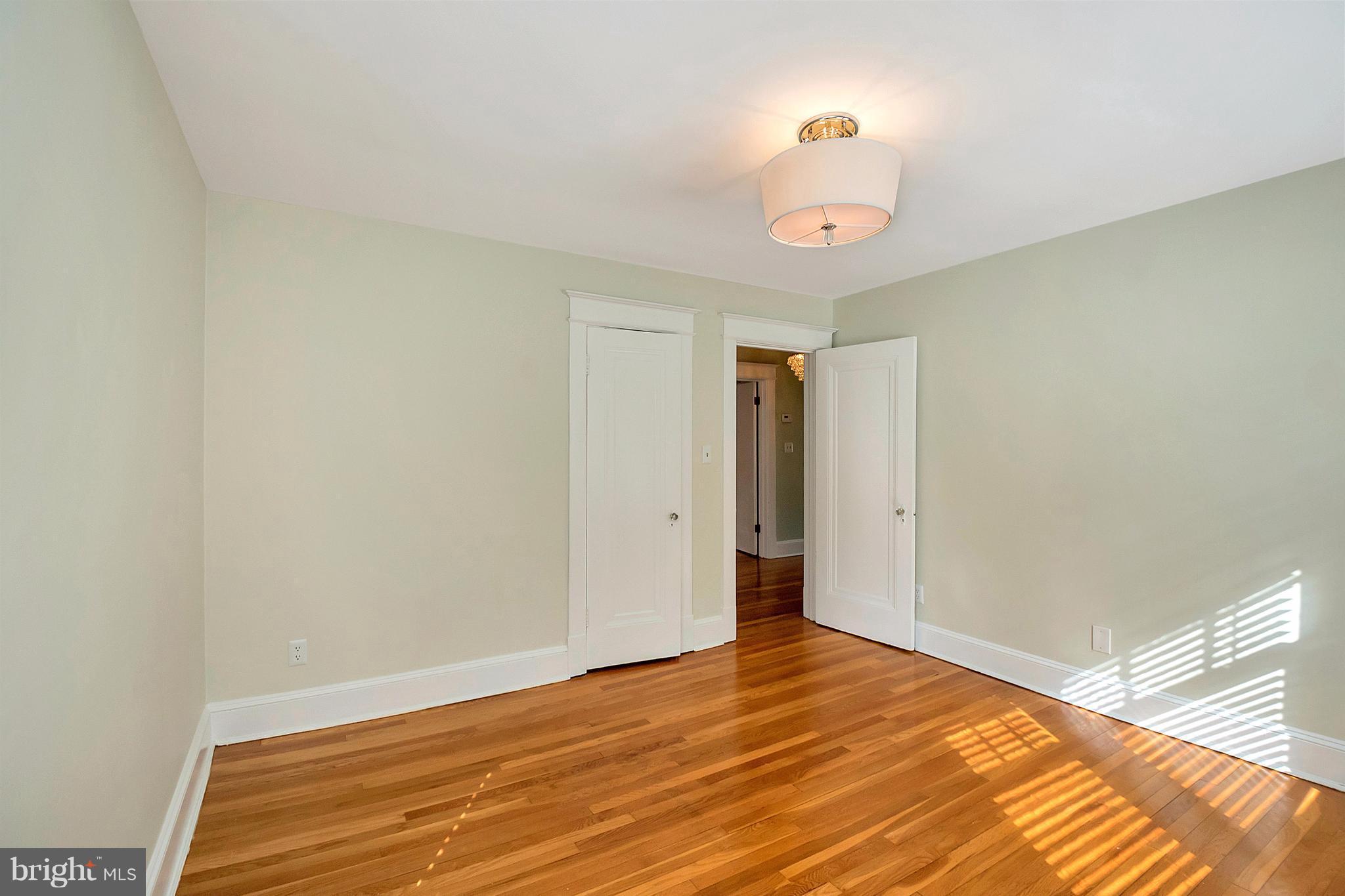 BEVERLY HILLS - Residential Lease