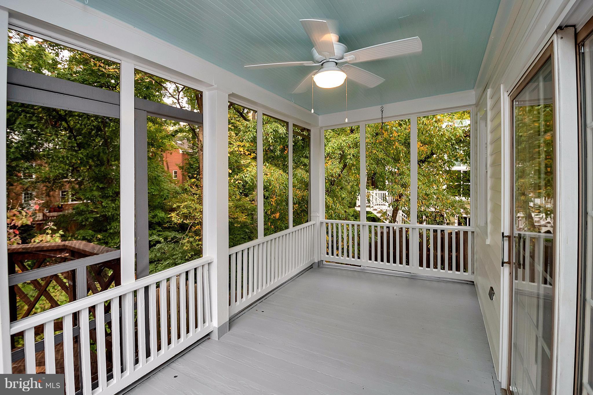 BEVERLY HILLS - Residential Lease