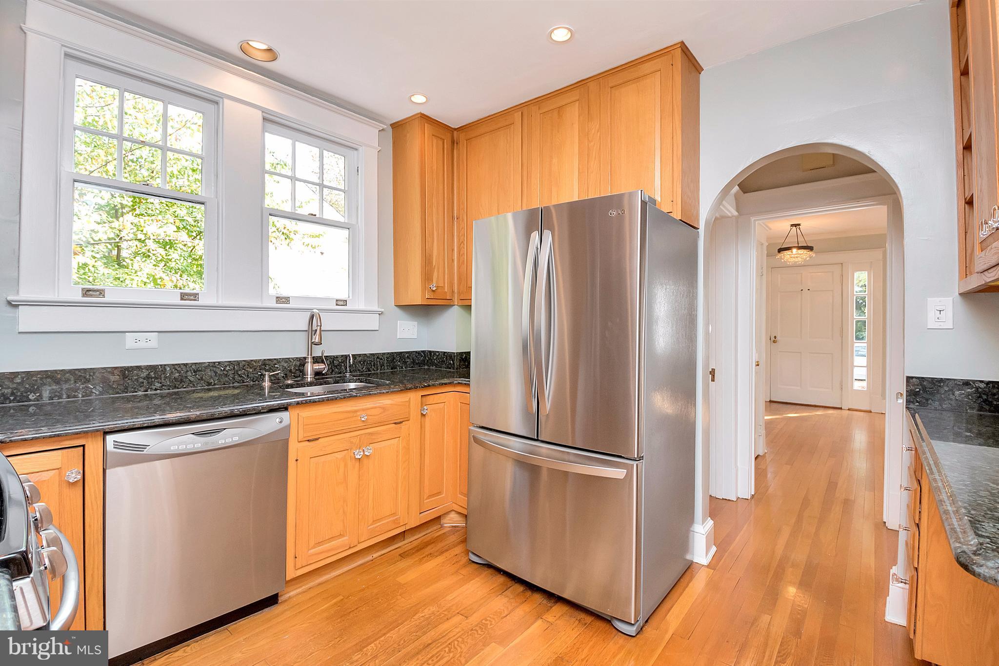 BEVERLY HILLS - Residential Lease