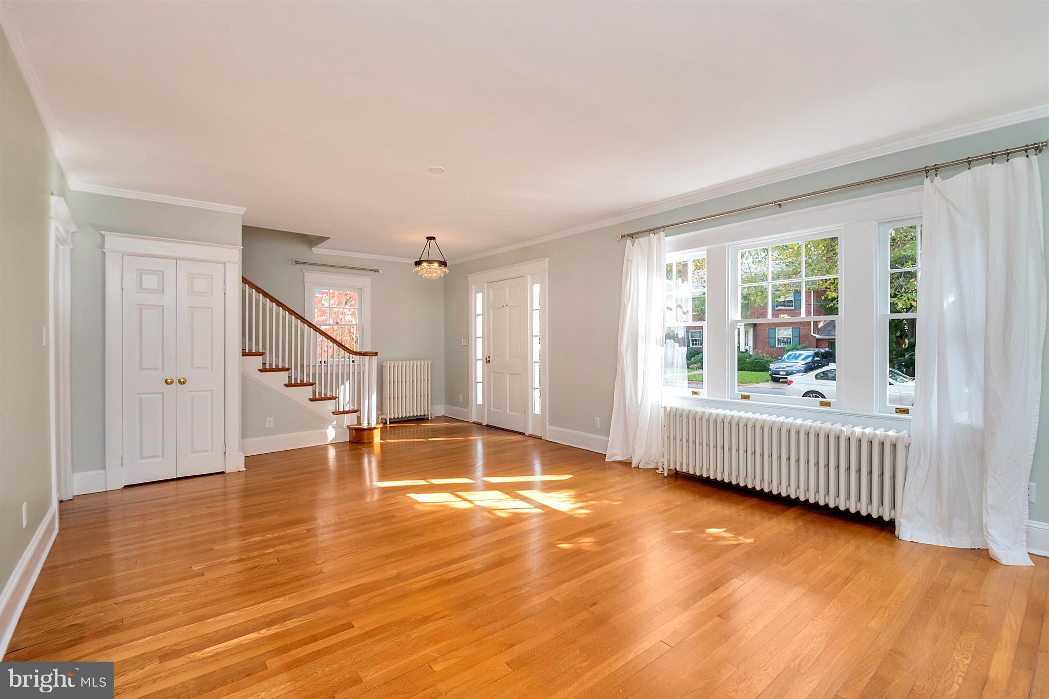 BEVERLY HILLS - Residential Lease