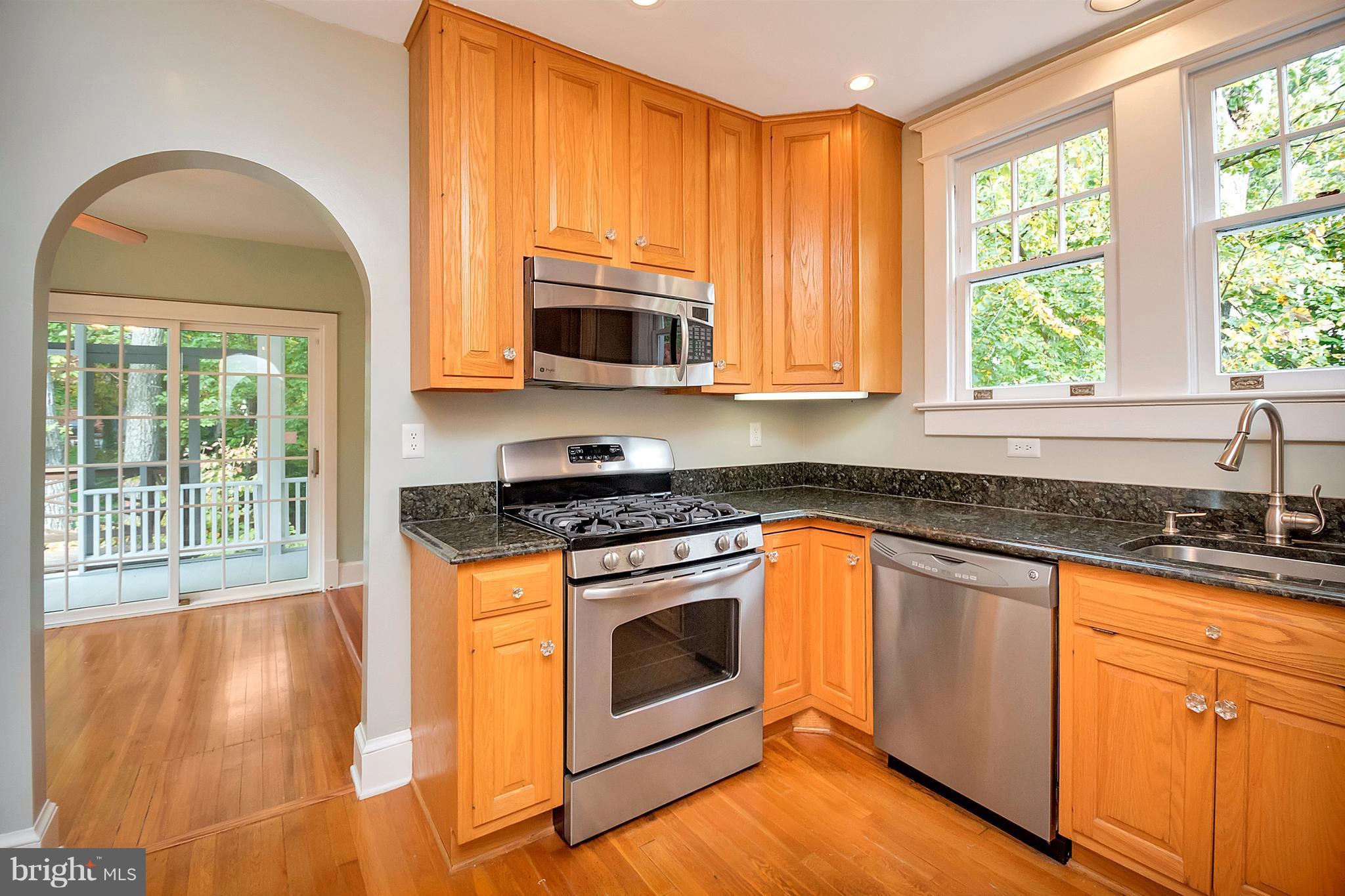 BEVERLY HILLS - Residential Lease