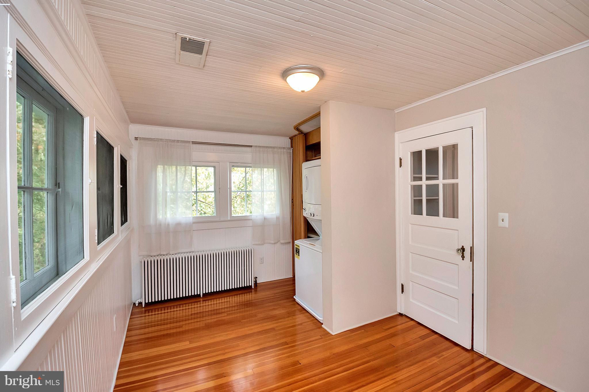 BEVERLY HILLS - Residential Lease