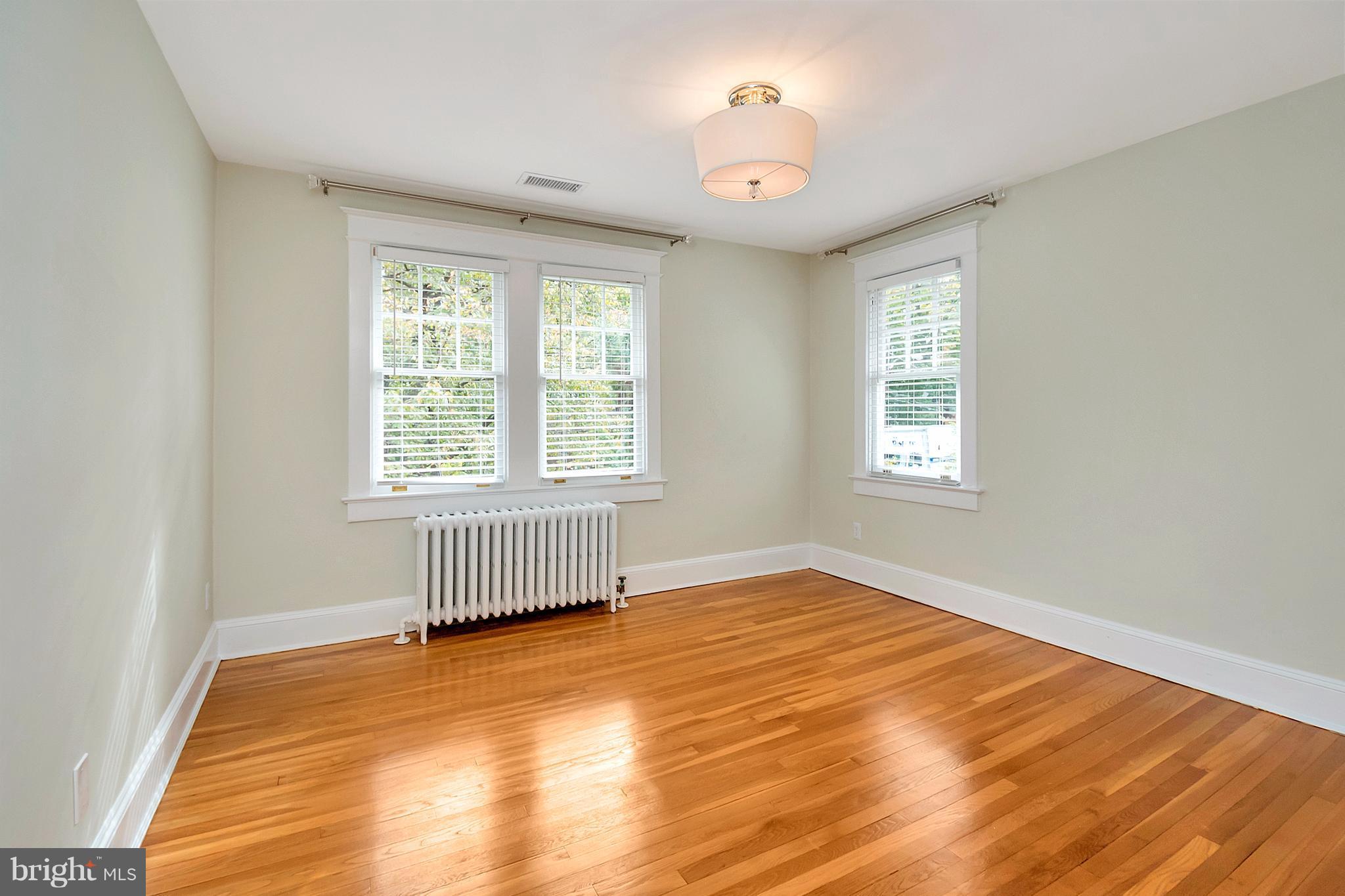 BEVERLY HILLS - Residential Lease