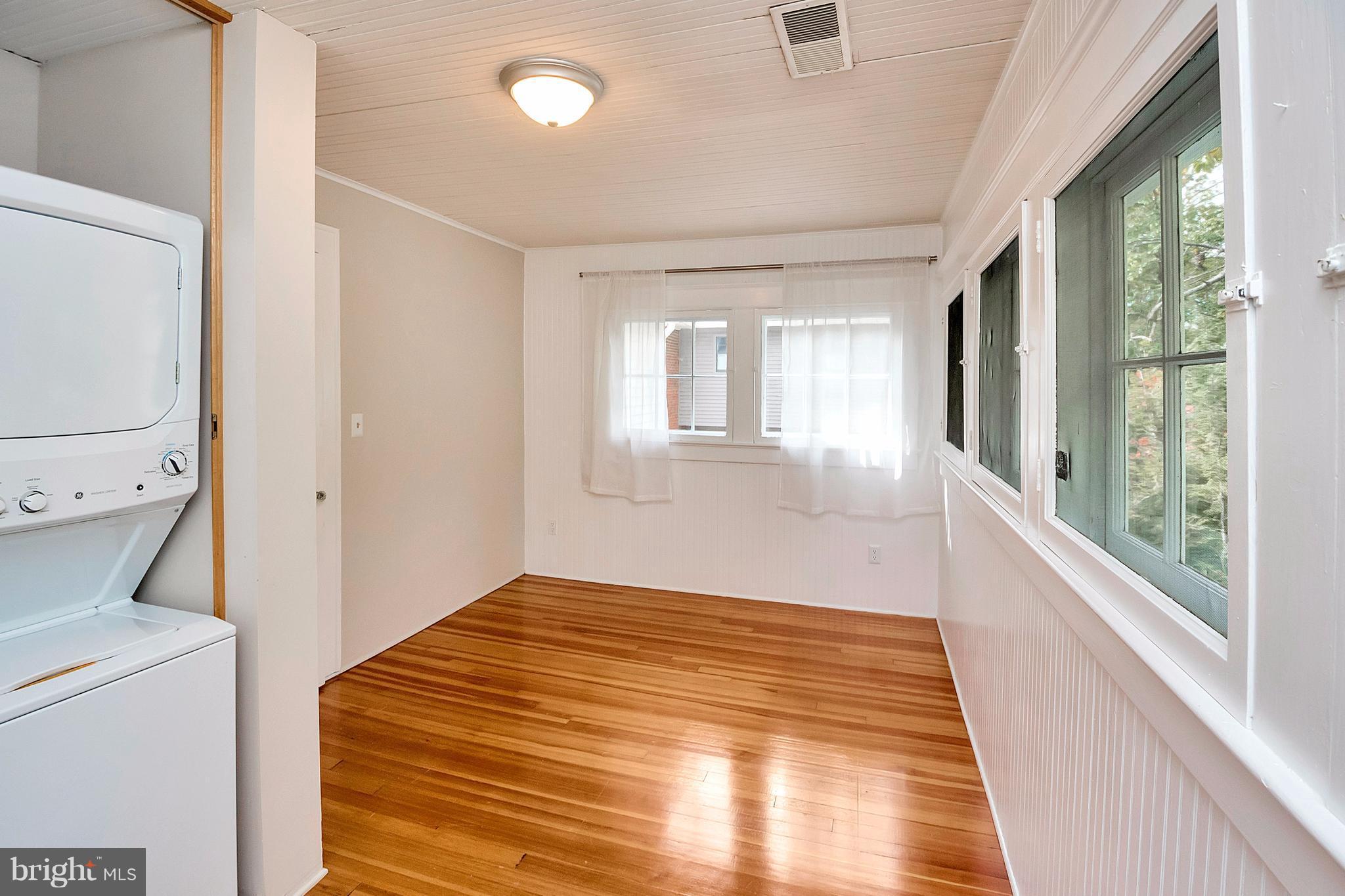 BEVERLY HILLS - Residential Lease