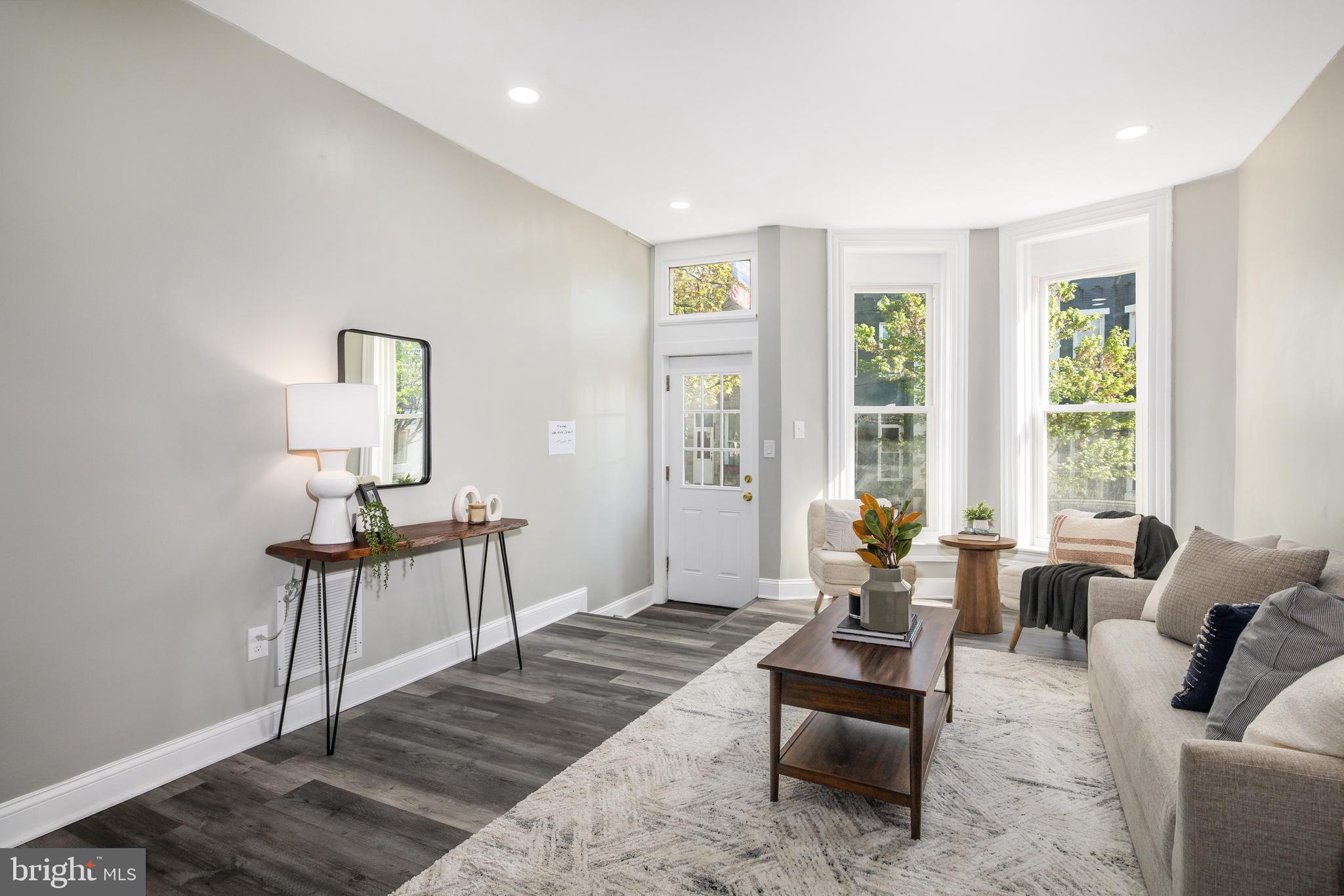 850 W 35TH STREET