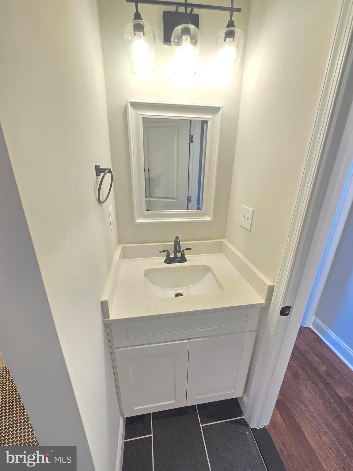 BROADWAY EAST - Residential Lease