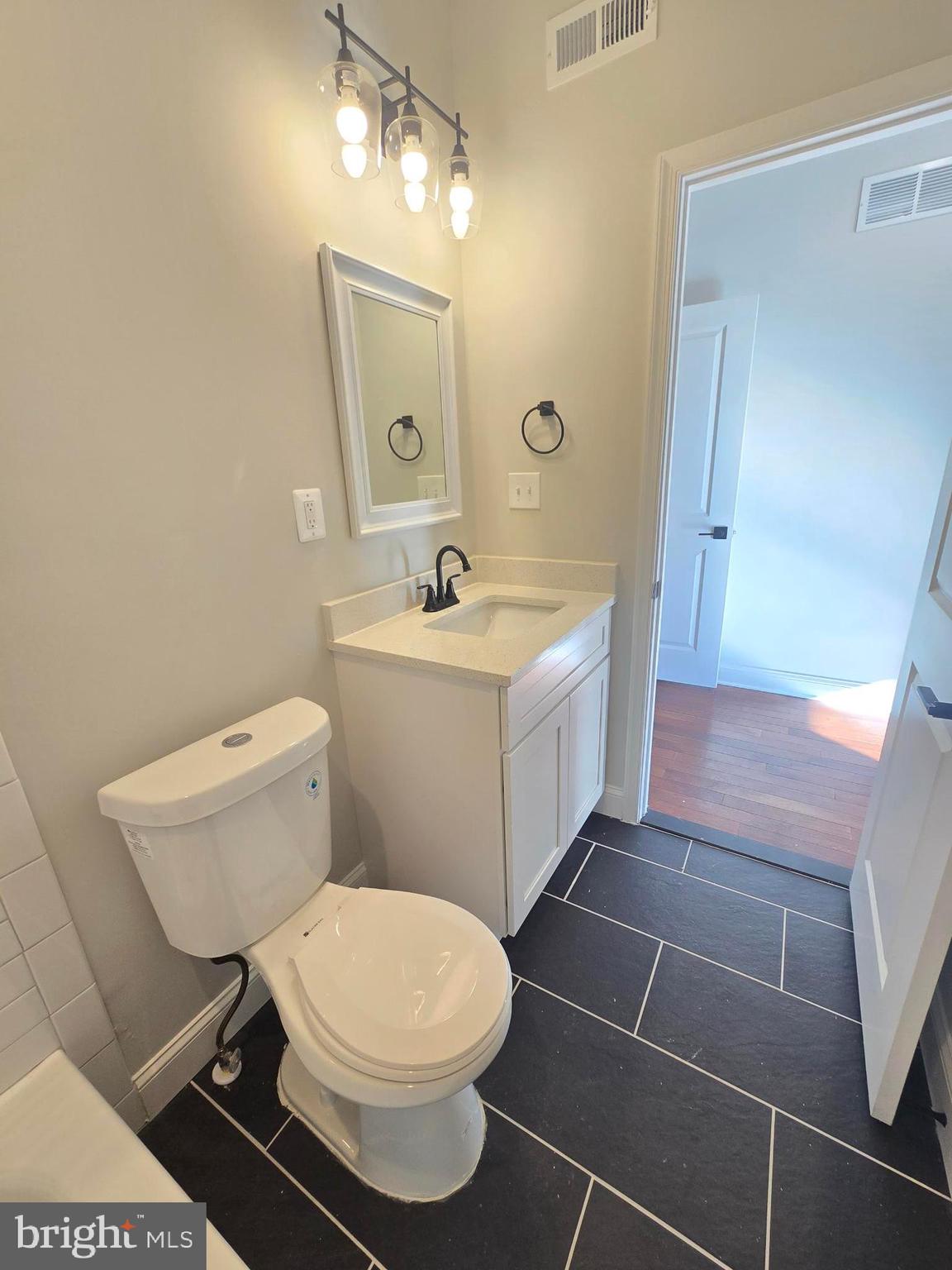 BROADWAY EAST - Residential Lease