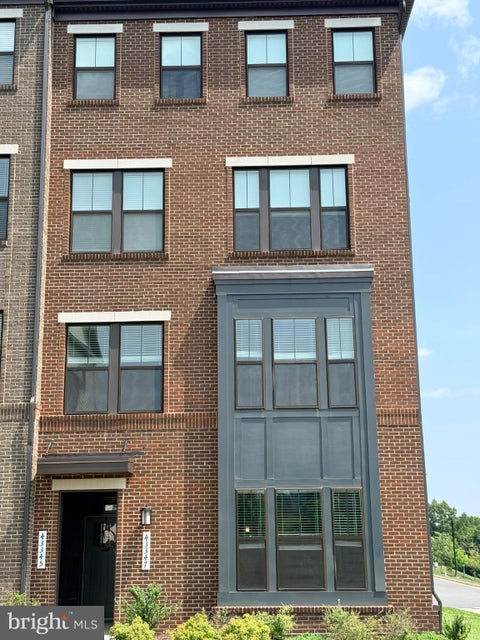 Photo of 43347 Goshen Run Square, ASHBURN, VA 20148 (MLS # VALO2134826)