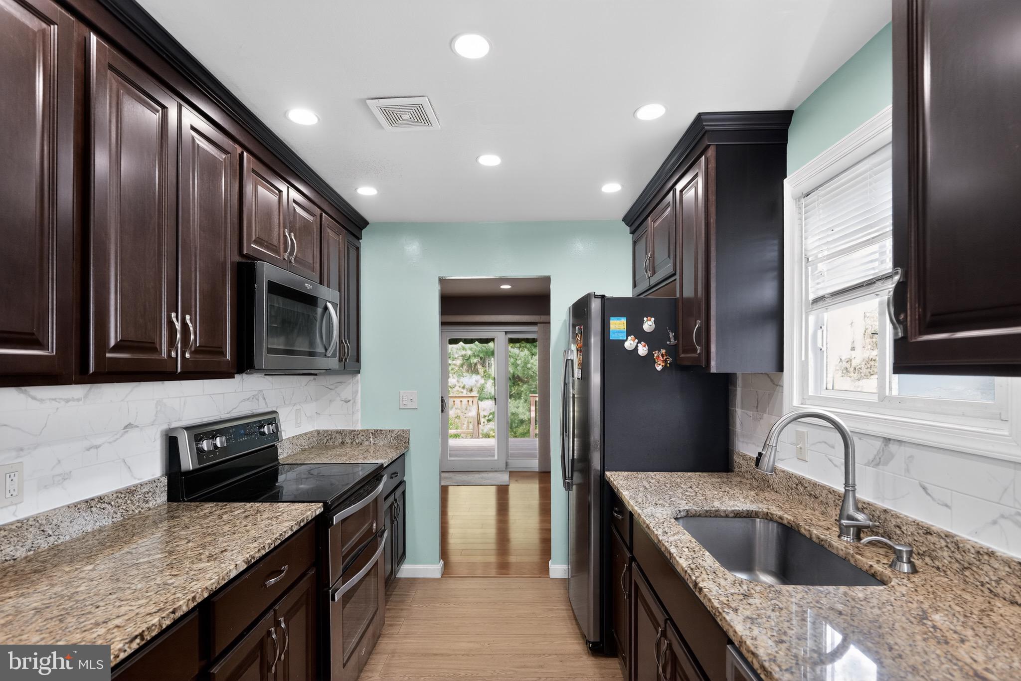 RIPPLING ESTATES - Residential