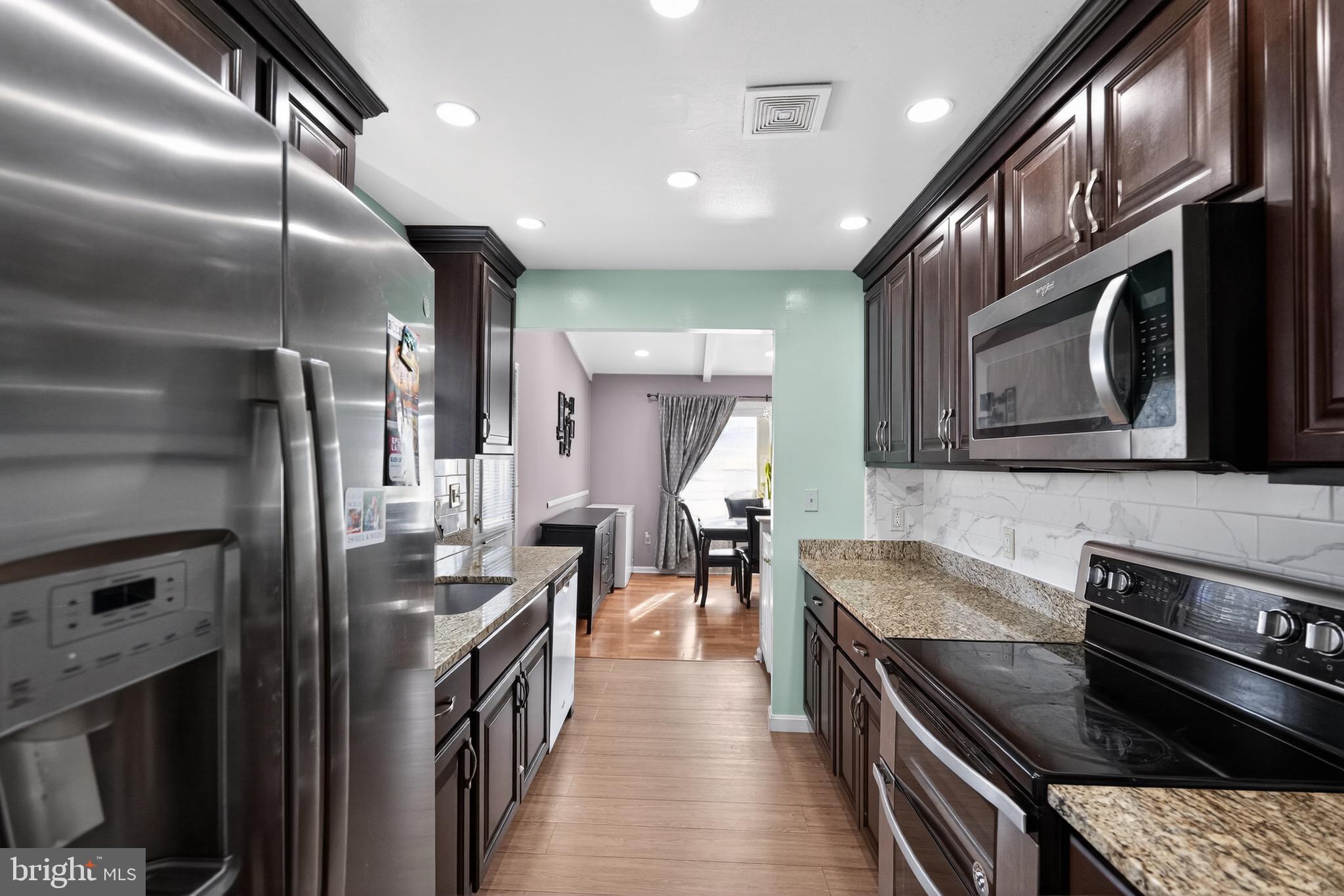 RIPPLING ESTATES - Residential