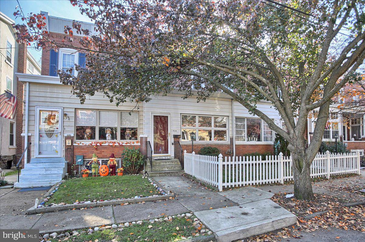 ROXBOROUGH - Residential