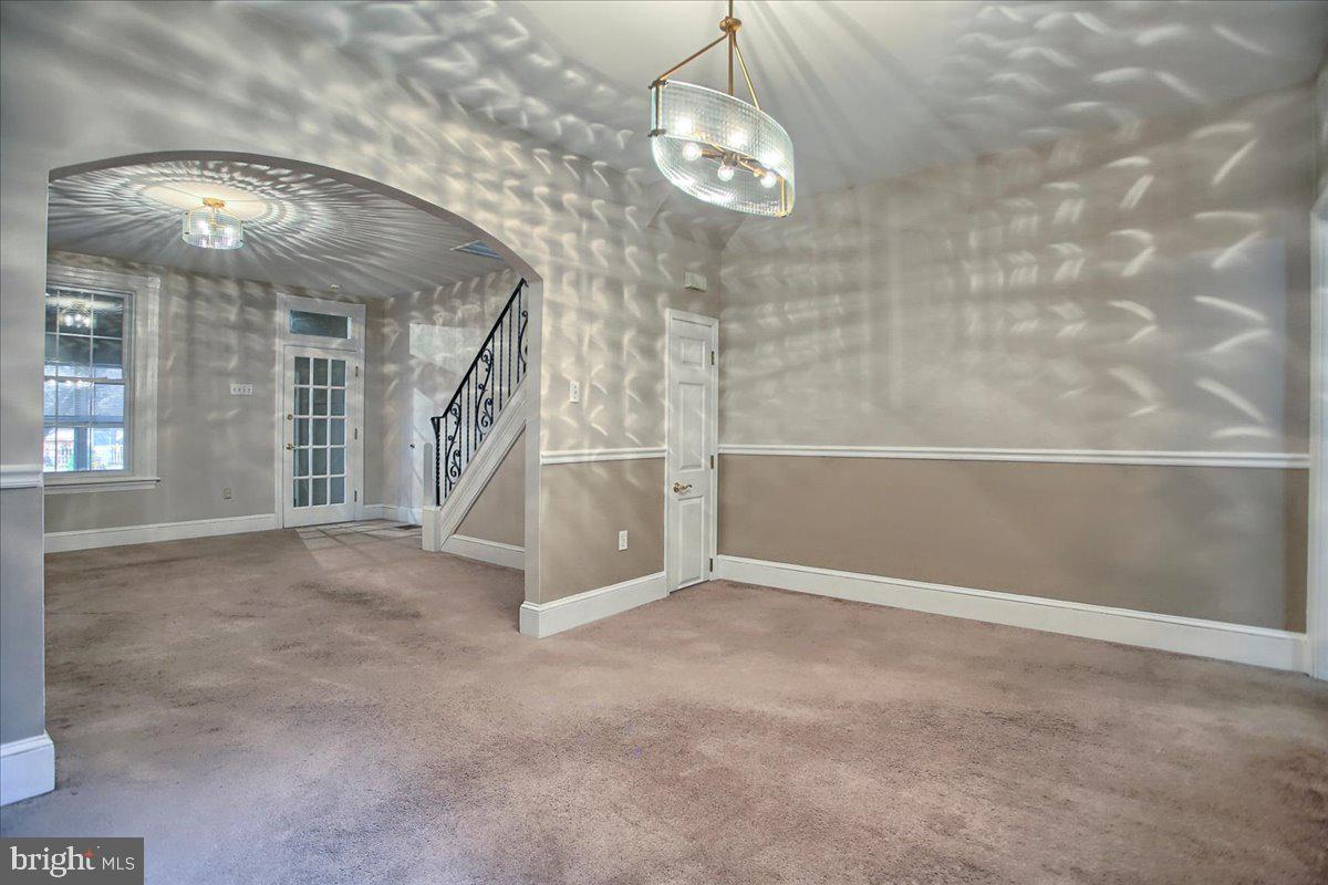 ROXBOROUGH - Residential
