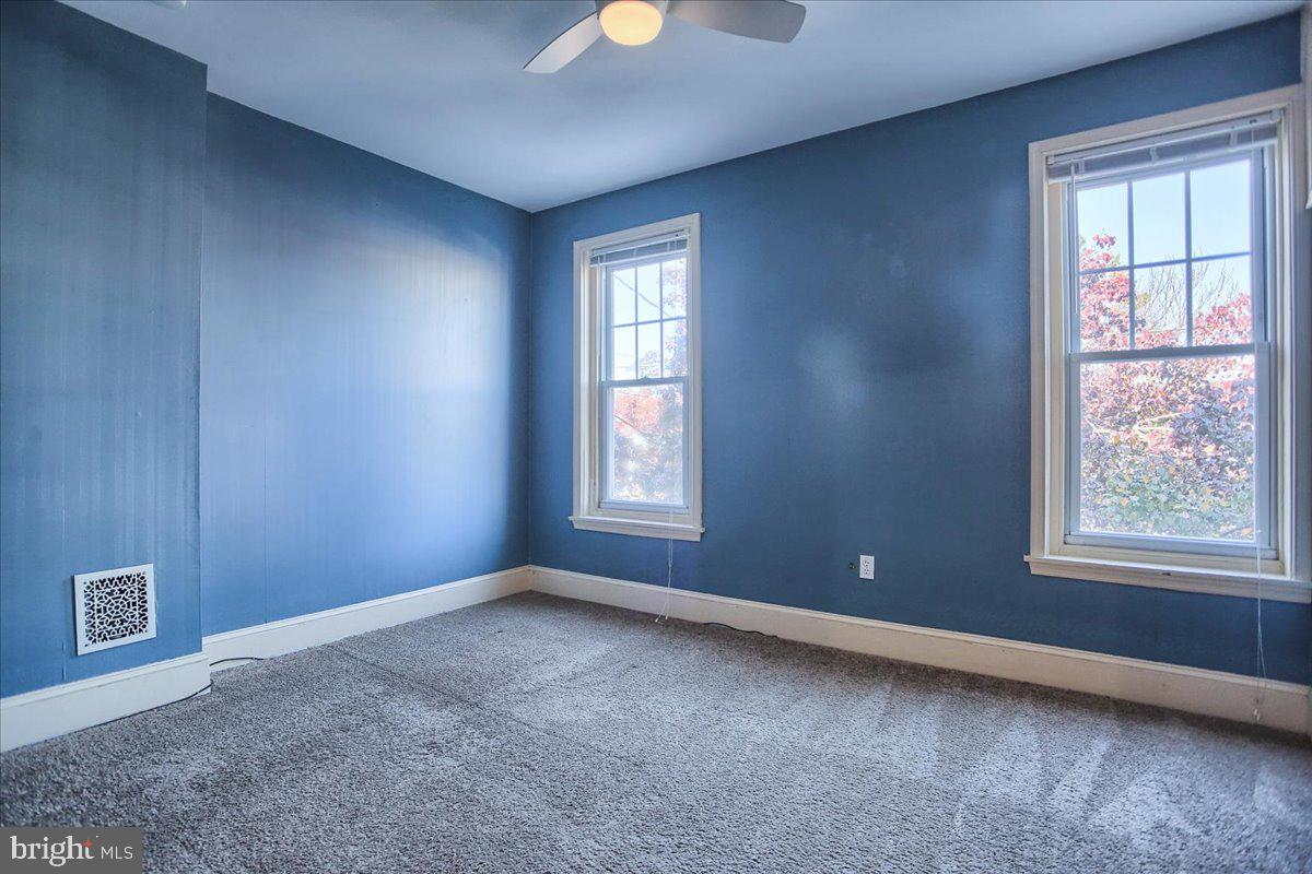ROXBOROUGH - Residential