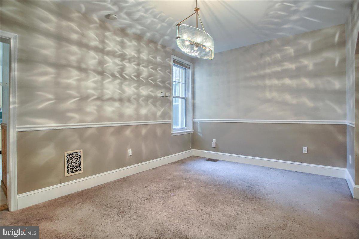 ROXBOROUGH - Residential