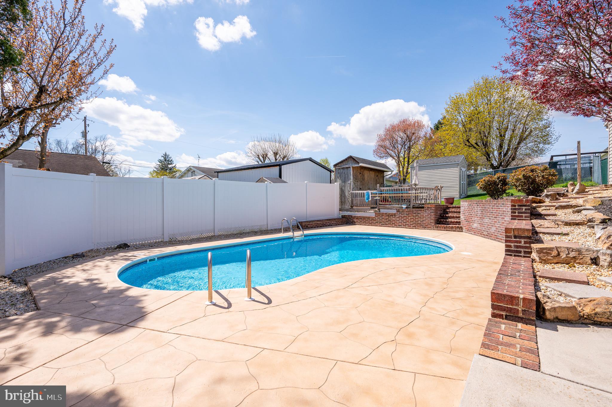 PIKEVIEW ACRES WEST - Residential