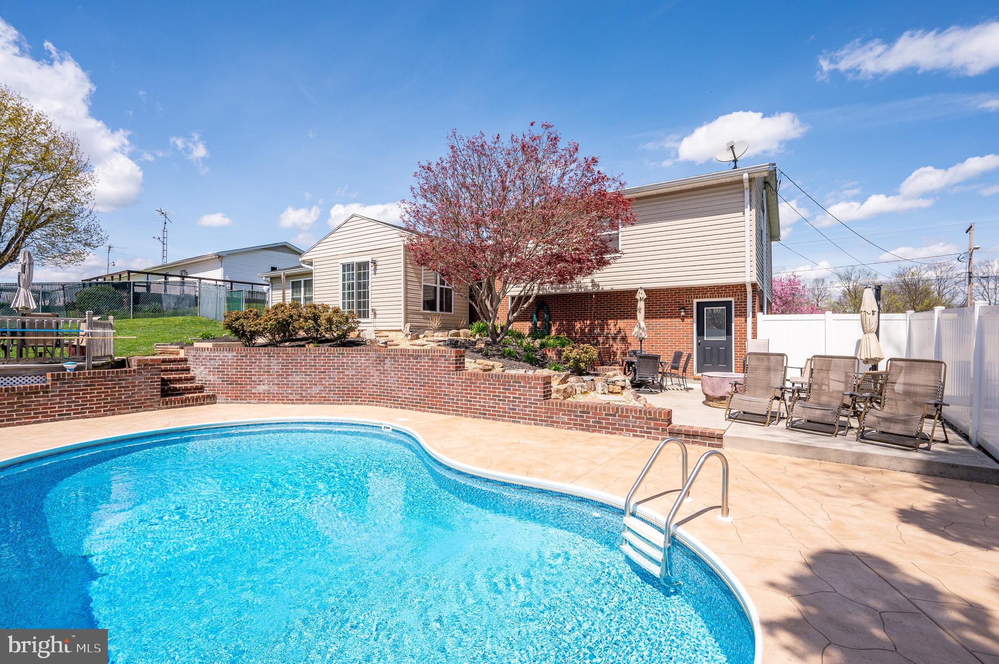 PIKEVIEW ACRES WEST - Residential