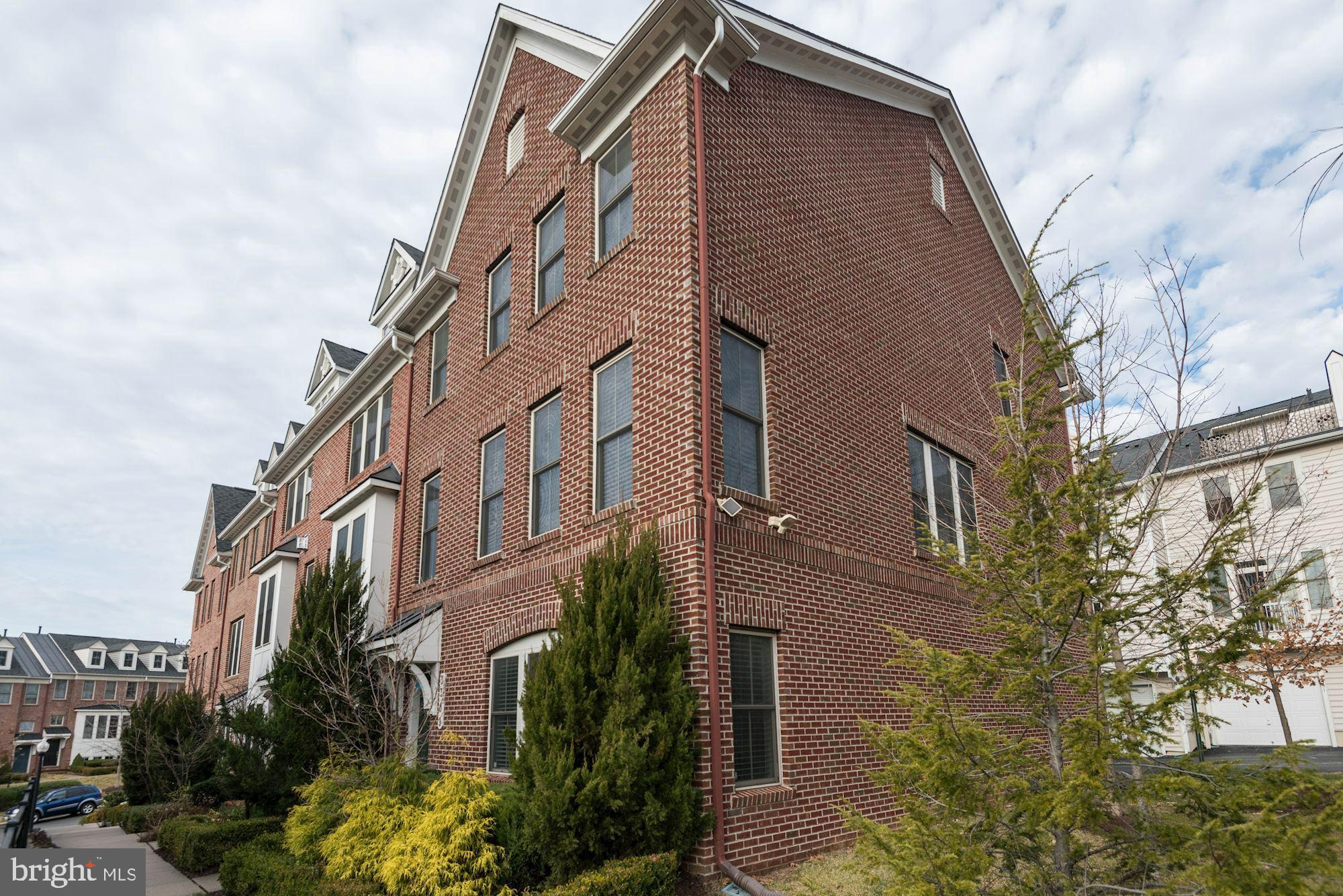 SHIRLINGTON CREST - Residential Lease