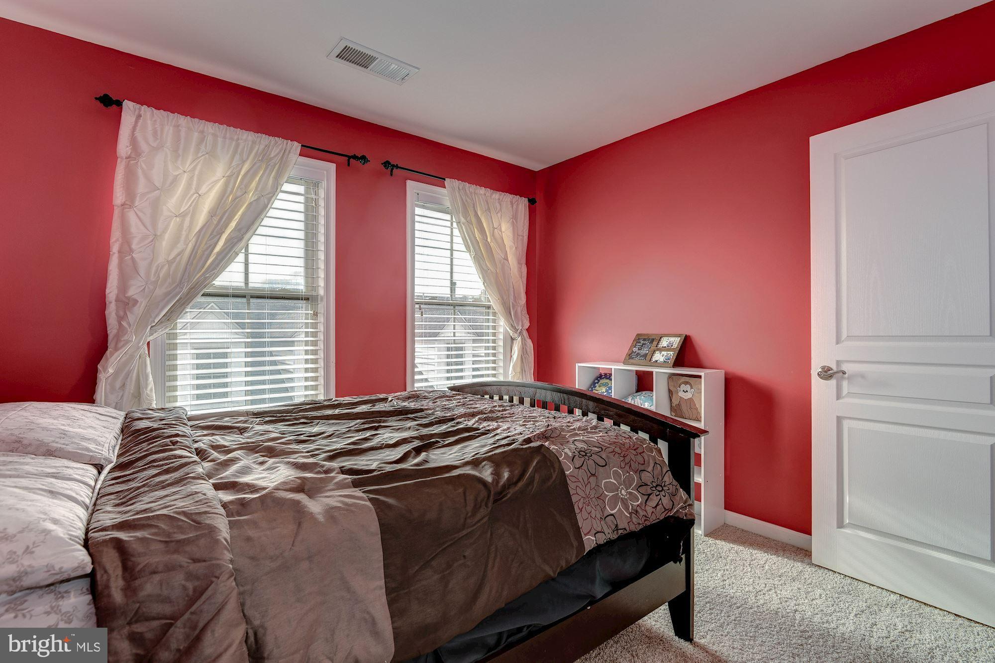 SHIRLINGTON CREST - Residential Lease