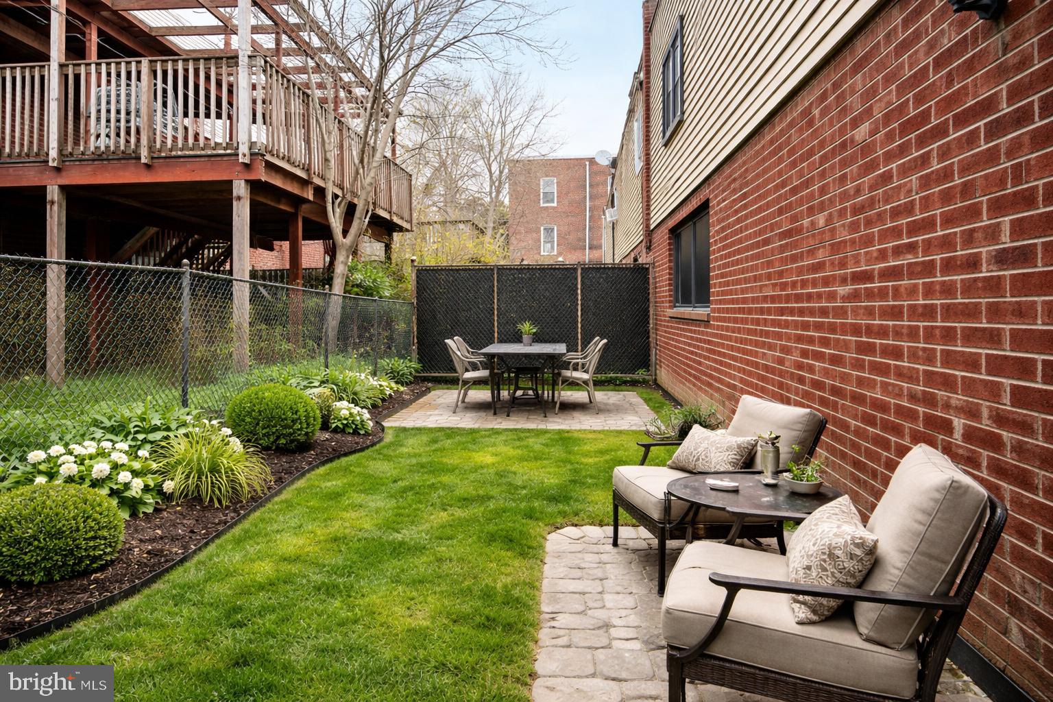 UNIVERSITY CITY - Residential