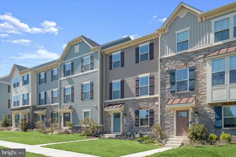 Townhouse For Rent - 6072 Fallfish Court<br/> Frederick County, NEW MARKET, MD 21774